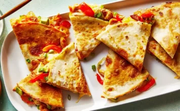 Chicken Quesadilla Triangles Chicken Quesadilla Triangles
