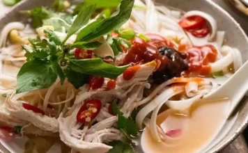 Chicken Pho (Vietnamese Noodle Soup) Chicken Pho (Vietnamese Noodle Soup)