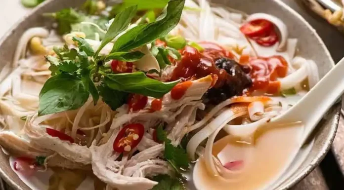 Chicken Pho (Vietnamese Noodle Soup) Chicken Pho (Vietnamese Noodle Soup)