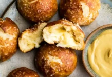 Chicken and Cheese Stuffed Pretzel Bites Chicken and Cheese Stuffed Pretzel Bites