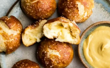 Chicken and Cheese Stuffed Pretzel Bites Chicken and Cheese Stuffed Pretzel Bites