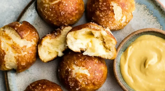 Chicken and Cheese Stuffed Pretzel Bites Chicken and Cheese Stuffed Pretzel Bites