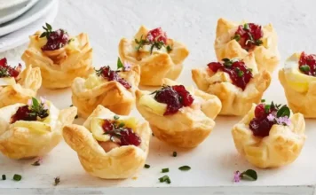 Chicken and Cranberry Puff Pastry Bites Chicken and Cranberry Puff Pastry Bites