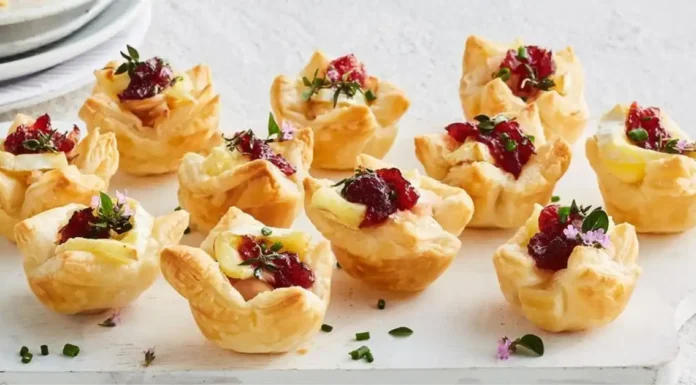 Chicken and Cranberry Puff Pastry Bites Chicken and Cranberry Puff Pastry Bites