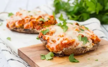 Chicken Parmesan Stuffed Portobello Mushrooms Chicken Parmesan Stuffed Portobello Mushrooms