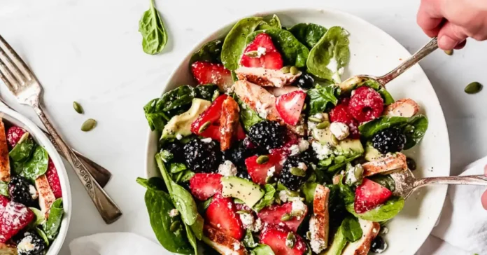 Chicken Spinach Berry Salad
