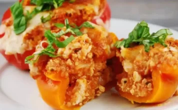Quinoa and Chicken Stuffed Peppers Chicken and Quinoa Stuffed Peppers